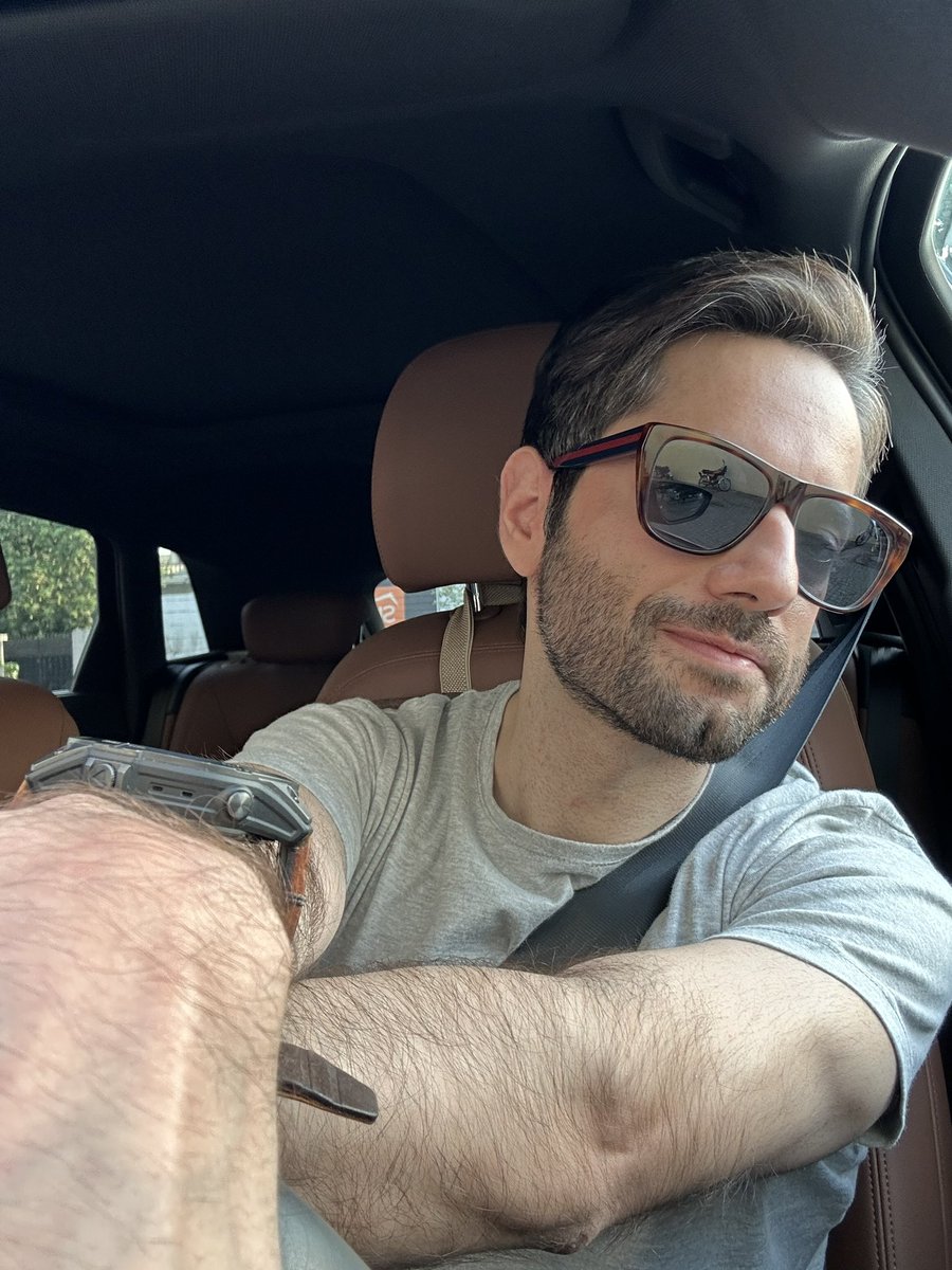 Fake_SaadAli's tweet image. Jab tak miene side profile wali picture li, trend hi ghaib hou gya. #Alwayslate 🥺