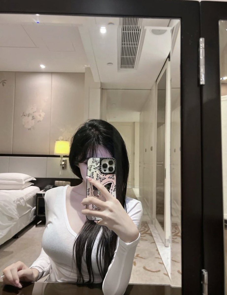 IsabelT49839218's tweet photo. 👩‍❤️‍👨

Are you my baby？

#上海线下 https://t.co/L8GroBEjfX