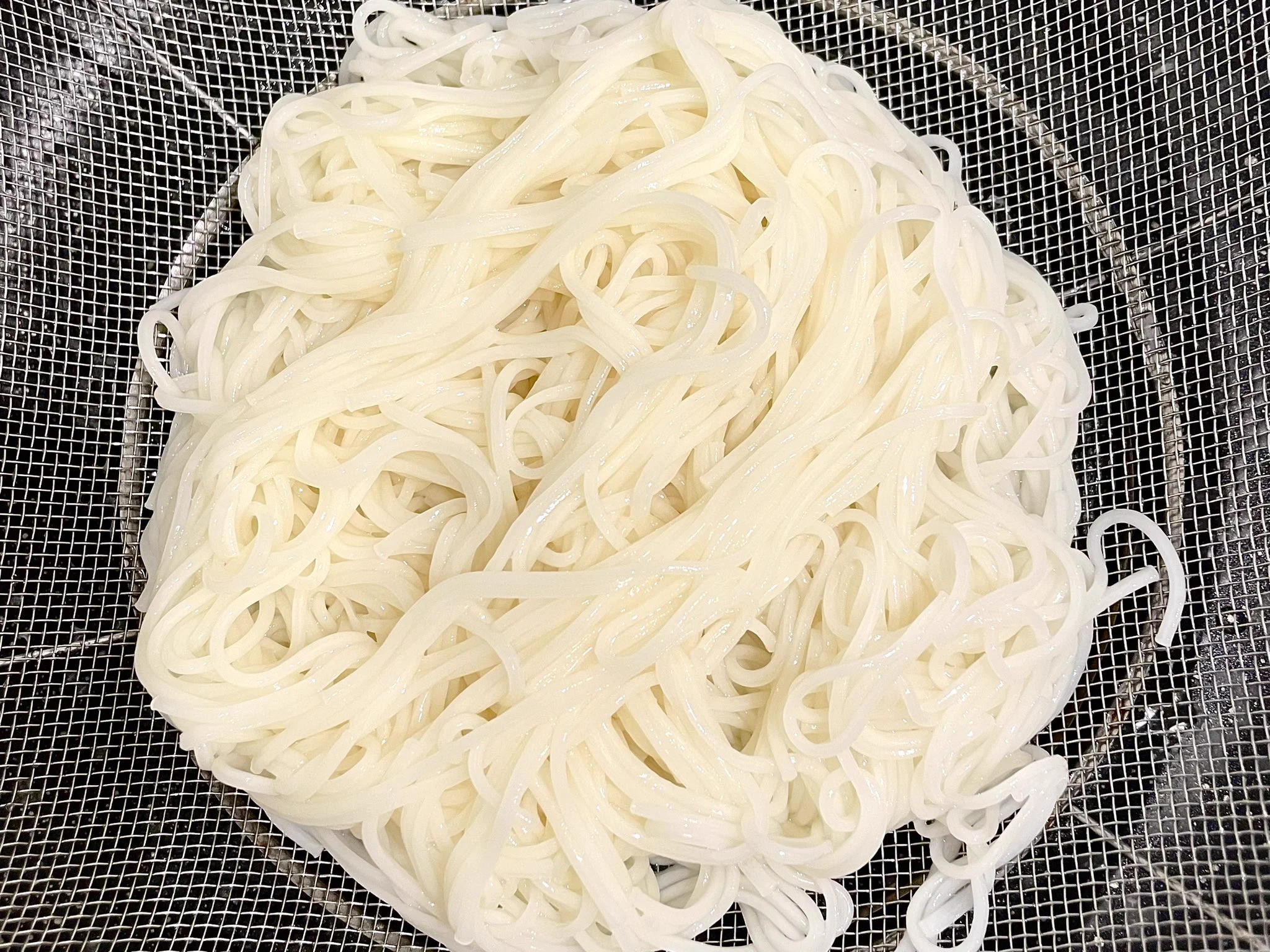 『そうめん』はフライパンで茹でるのが簡単で美味しい！？画期的な調理法、教えます。