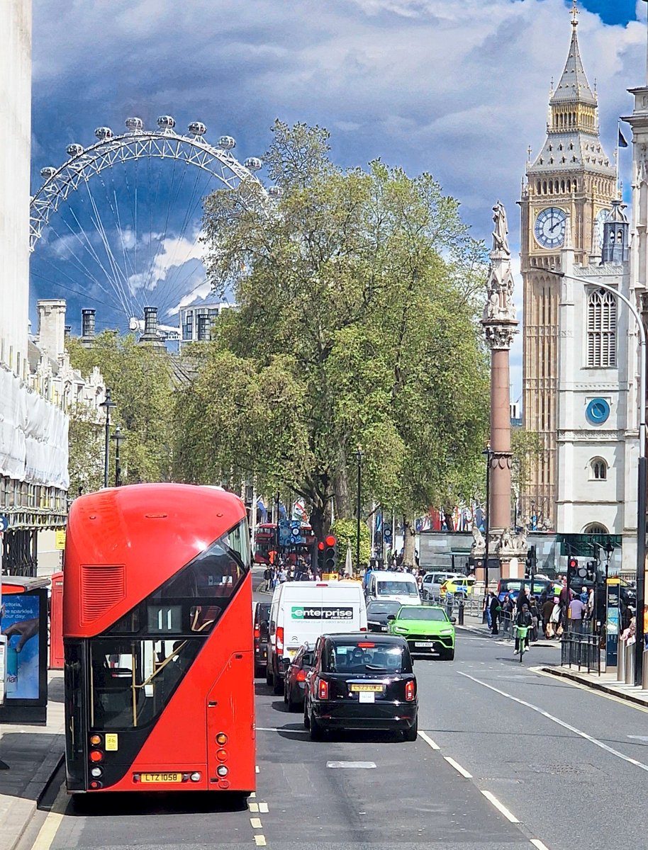 #londoneye #redlondonbus #queenelizabethtower #bigben #westminsterabbey #sundayinlondon #londonweather