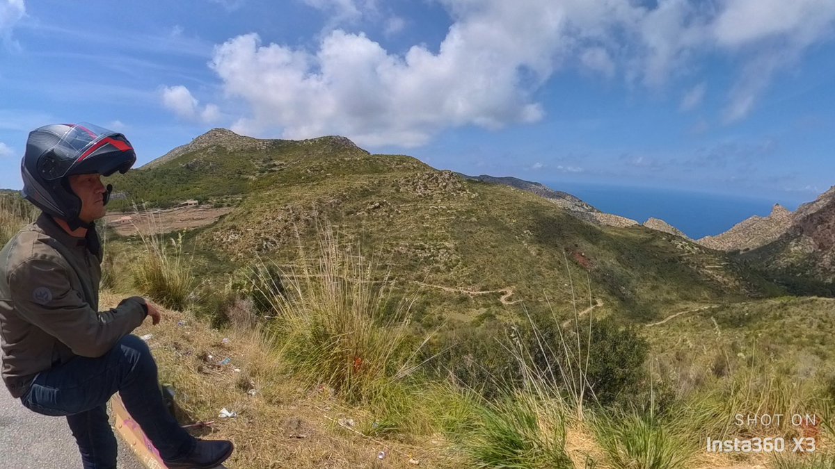 SeebergerS's tweet image. Disfrutando de una jornada en #moto en mi querida #Mallorca! La #SerraTramuntana es un lugar idílico, precioso y tranquilo! Esto esta en el tramo de #Estellencs a #Andratx! Hay lugares verdaderamente hermosos y que despejan a uno de la actual situación de nuestra #Politica
