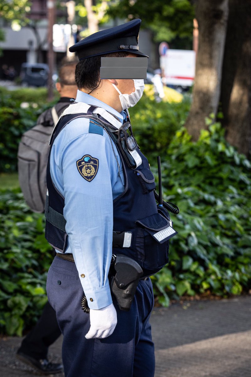 変わり種耐刃防護衣 その2 岡山県警察 反射材がこれでもかといわん