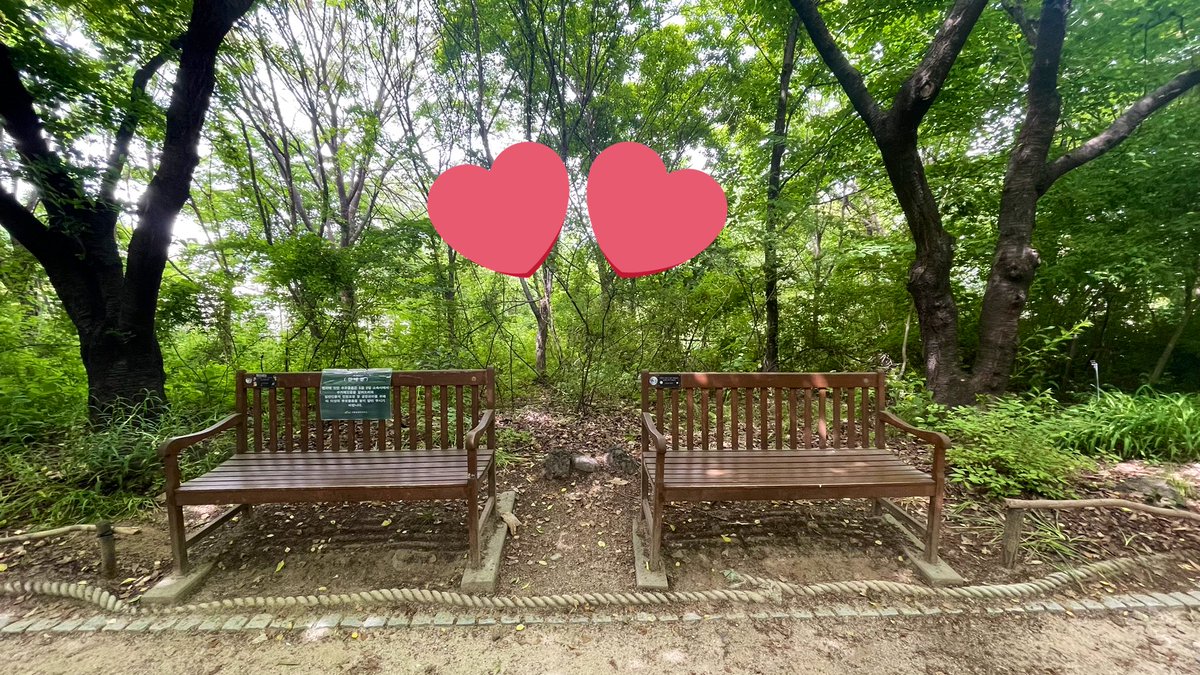 thefamouscookie's tweet photo. Direction Guide to:  

Moon Bin &amp; Eunwoo’s Bench in Seoul Forest

1. Alight at Seoul Forest Station (K211) on Suin-Bundang Line (not far from Cheongdam Station where Fantagio is)

2. Go to Exit 3. https://t.co/3Wge0zd0F3