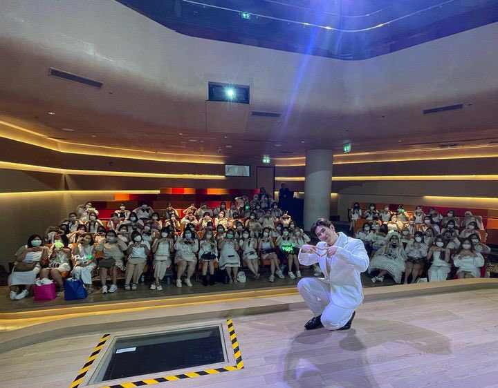 WonderParkland's tweet photo. - IG parkanomakiti
ขอบคุณทุกคนที่มีส่วนร่วมให้งานนี้ออกมาอย่างดีที่สุด ที่ขาดไม่ได้เลย แฟนคลับ เชื่อใจป๊าก ที่คอยสนับสนุนปาร์คมาตลอด อยากให้รู้ว่างานนี้ปาร์คตั้งใจเพื่อทุกคนจิงๆนะ💚🙏🏻
#truedigitalpark
#TDPK
#jyunkaxpark
Like& Comment >>https://t.co/RH9bWYlIE2
#เชื่อใจป๊าก https://t.co/QOBUXStlkD