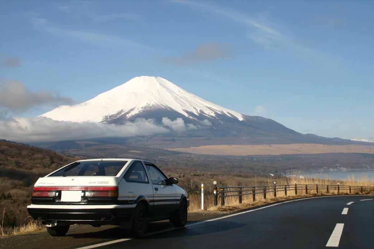 Shionh1586's tweet photo. 全部自分で走ったわけじゃないけど、5年乗ってハチロク300000km達成！
本当に色んなところに連れてってもらったし、色んな人に会えた！
目指せ次は月への距離！ https://t.co/GzlMOv4VaX