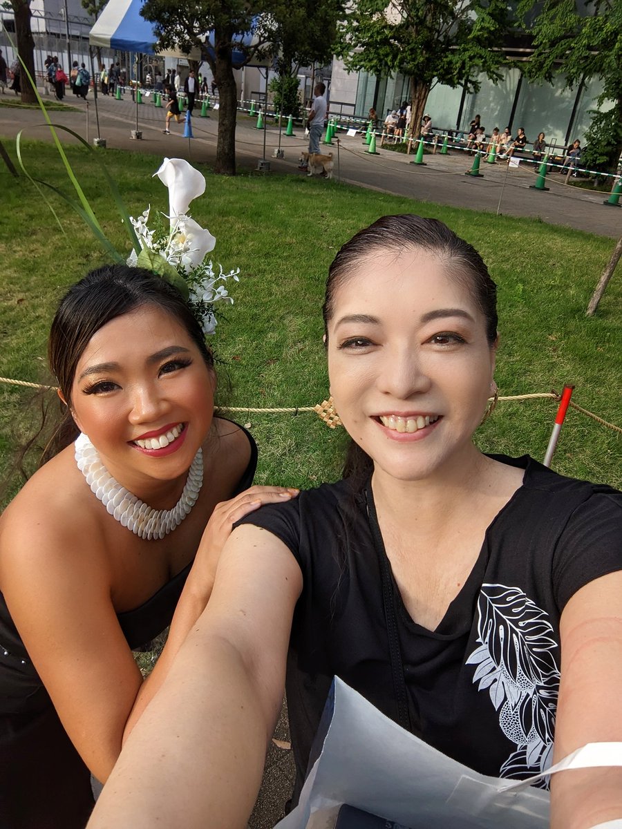 ChihiroHokulani's tweet photo. 私の師匠のAnela.先生のステージを見に行きました!
昨日うちが出演した #SmileWithAloha イベントの2日目、大トリです。
師匠が素敵なのは勿論のこと
仲間たちがいきいきと踊っている姿にもいつもグッと来て、
ステージを撮影しながら涙が出ちゃいます。
アネラグッズをありがとうございました💖 https://t.co/BqwdQ4sRur
