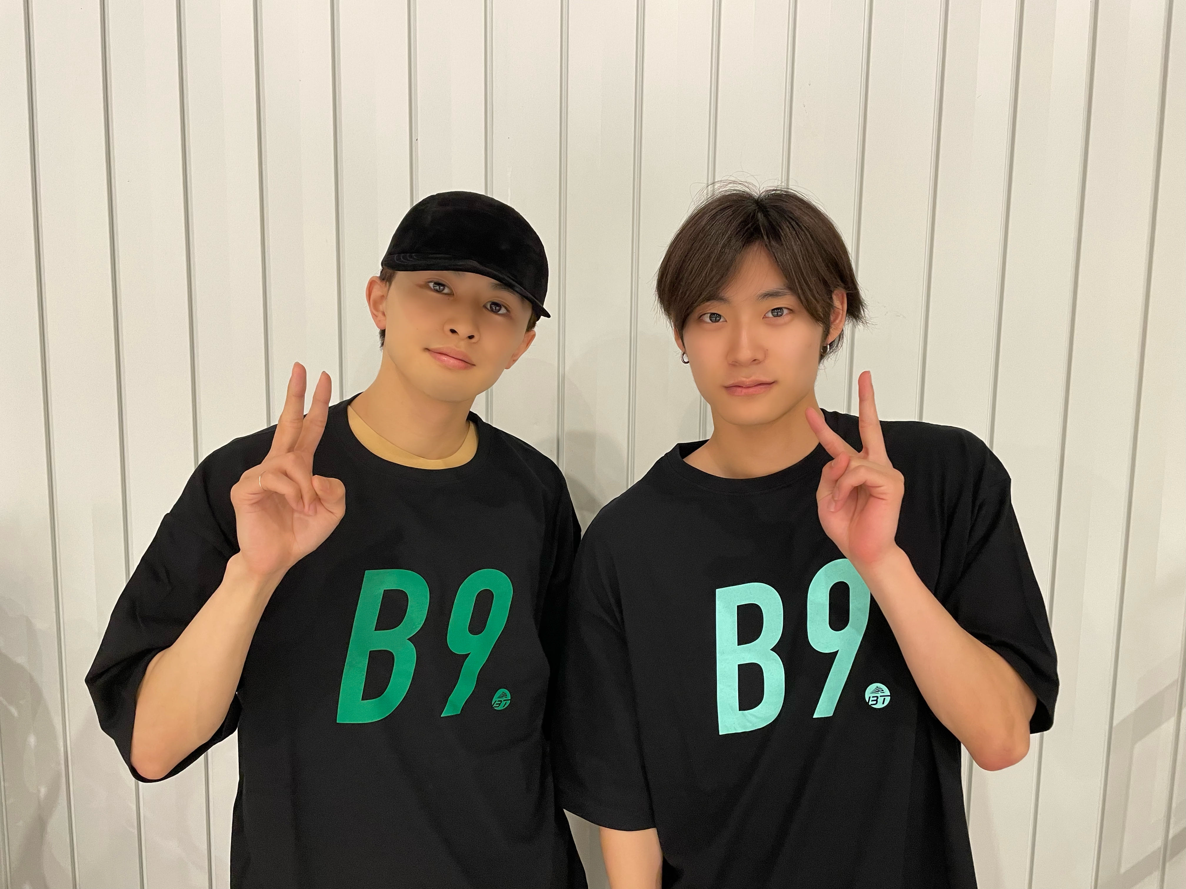 超特急 B9 アロハ Tシャツ - タレントグッズ