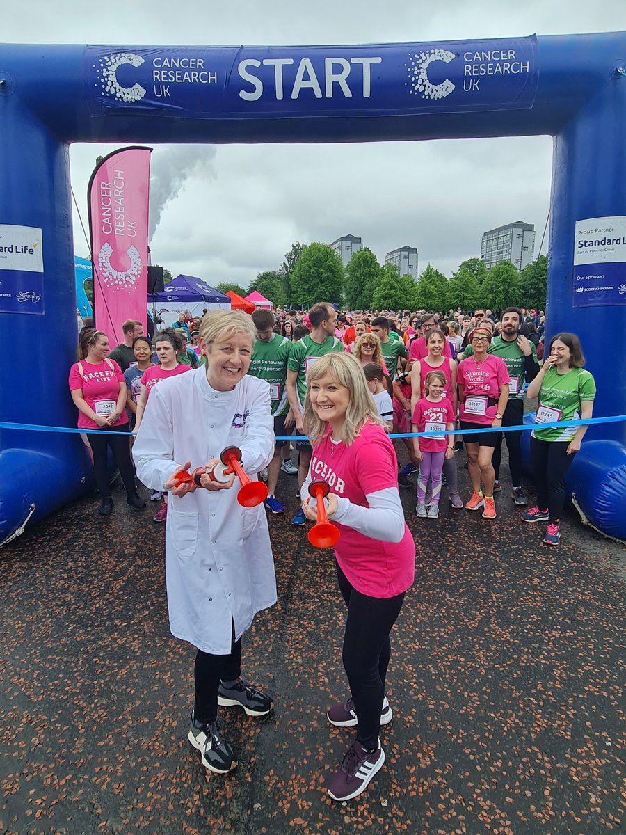 CRUKScotland's tweet photo. Thank you to our fantastic VIP race starters Andrea Lambrou and Dr Helen Mulvana for cheering everyone over the start line this morning 👏👏👏 https://t.co/7Hz3PyCbm8