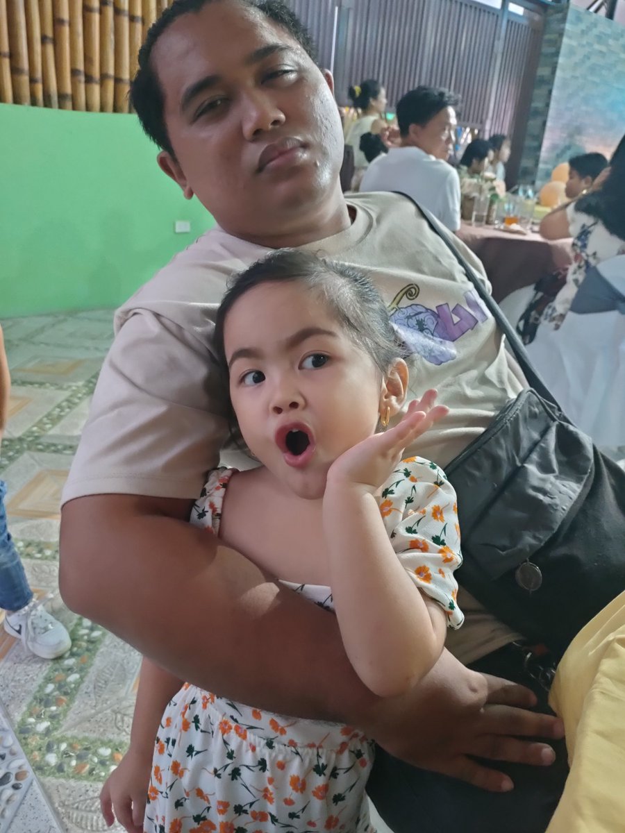 Alesabmcd_'s tweet photo. Wala malang kami pic tatlo 🙄 https://t.co/GRHhvVhYsk