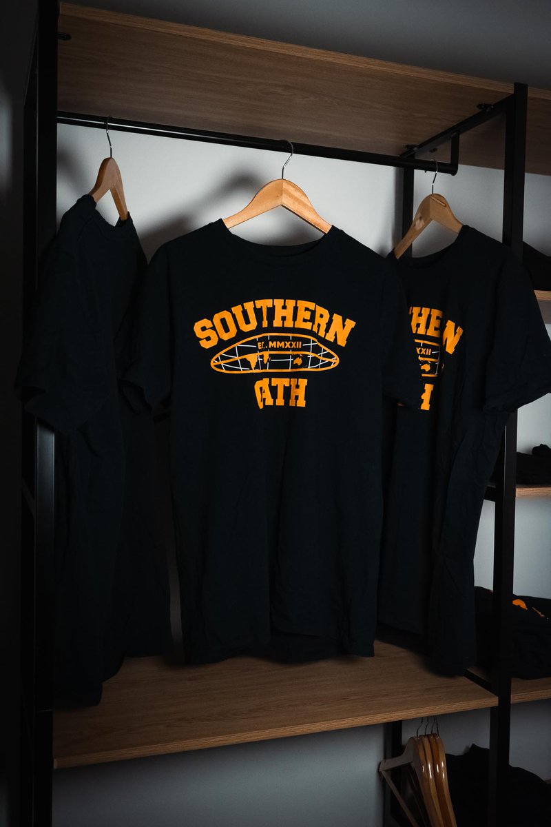 SouthernOath's tweet photo. Our latest T-Shirt is crafted from 100% combed cotton for superior comfort, with a 220 GSM weight for a luxurious feel.

SHOP: https://t.co/YBiNh2kS0B https://t.co/d51QJnyqWV