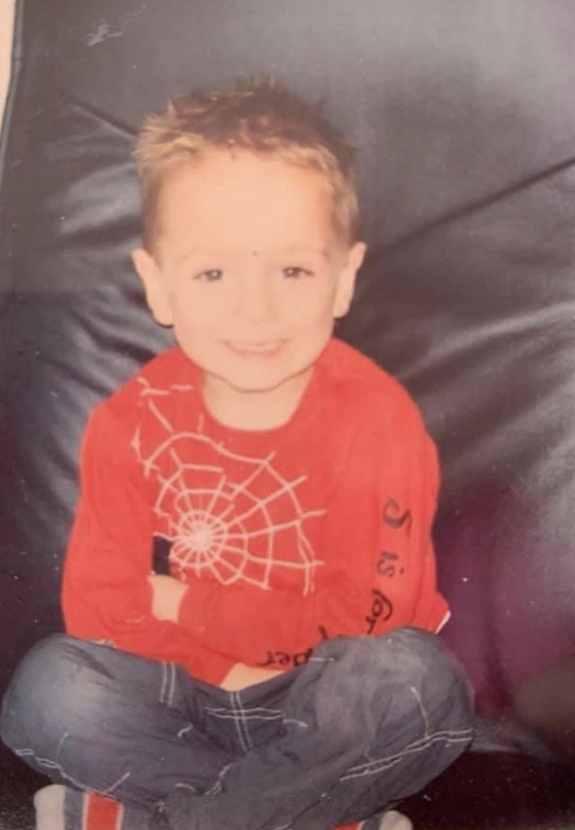 aly_sea's tweet photo. ….. and all at once he’s 21! With no time to party as he has an electrodynamics exam tomorrow. #beautifulboy
#no1son https://t.co/EhYkz6MvSL