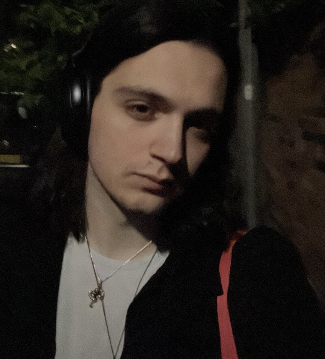 aly_sea's tweet photo. ….. and all at once he’s 21! With no time to party as he has an electrodynamics exam tomorrow. #beautifulboy
#no1son https://t.co/EhYkz6MvSL