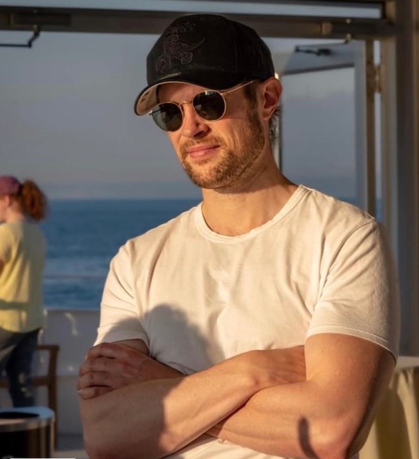 nasabuf's tweet photo. #lovehim #lovethisman #davidberry #extraordinarilytalented #mosttalented #tohearandbeheard #loved #respected #brilliant #humble #gracious #kind #fun #witty #fun #sexiestmanever #mightyfineman #whataman #remarkable #magnificent #simplythebest credit: #adampritchardphotography https://t.co/2JbQ0k0Dio