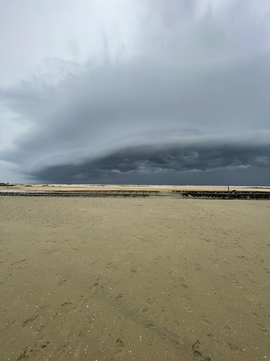 carlitosgab6's tweet image. Tempestade a chegar à costa 😳
#tempestade #chuva #trovoada #Algarve #Fuzeta