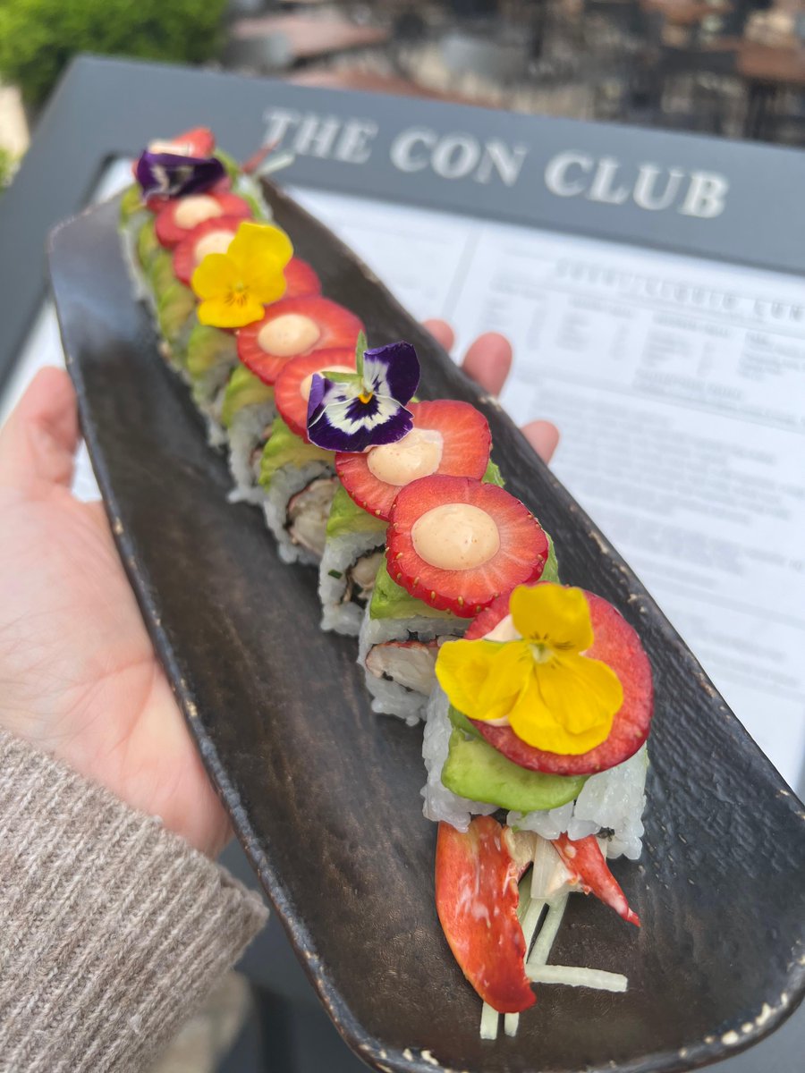 If #Sunday roasts aren't your thing 🍣 how about a delicious spot of #sushi 👈🏼 

Check out our full menu 🥢 conclubuk.com