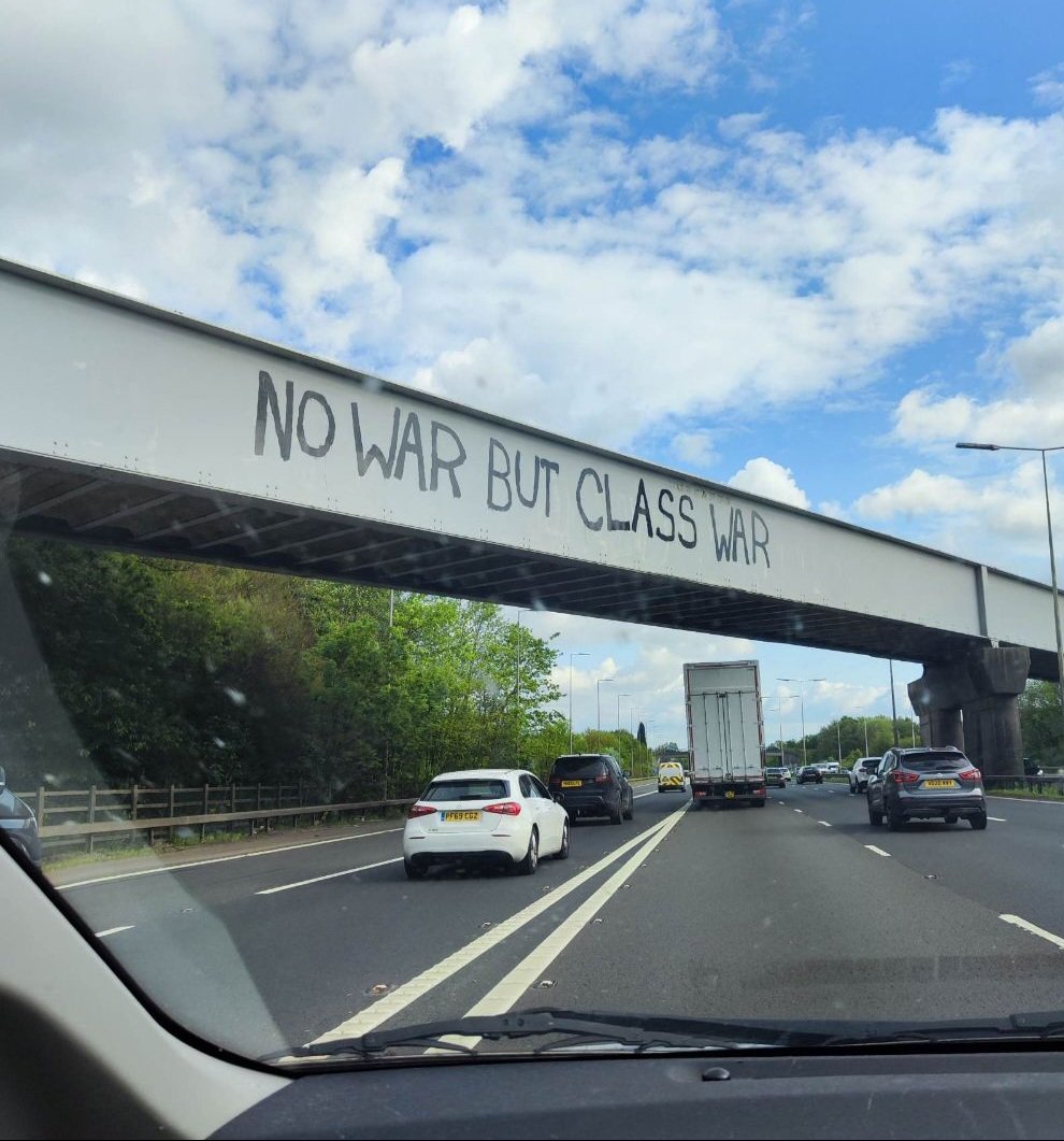 BrownNaila's tweet photo. Spotted by a comrade on the M60 between Stockport and Prestwick https://t.co/9VpHcViie9