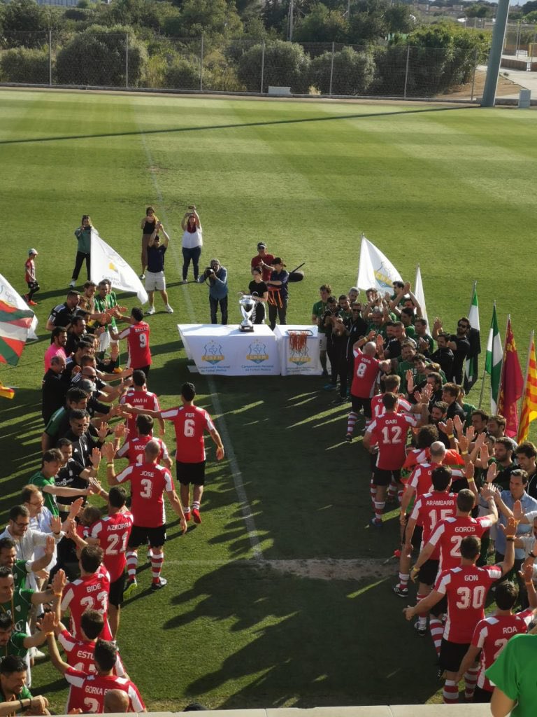BammMedicina's tweet photo. En su quinta final disputada, el equipo de Vizcaya consigue imponerse a Córdoba en el Campeonato Nacional de Fútbol Médico. Muy merecido. ¡Enhorabuena! https://t.co/tWyrgA2bo3