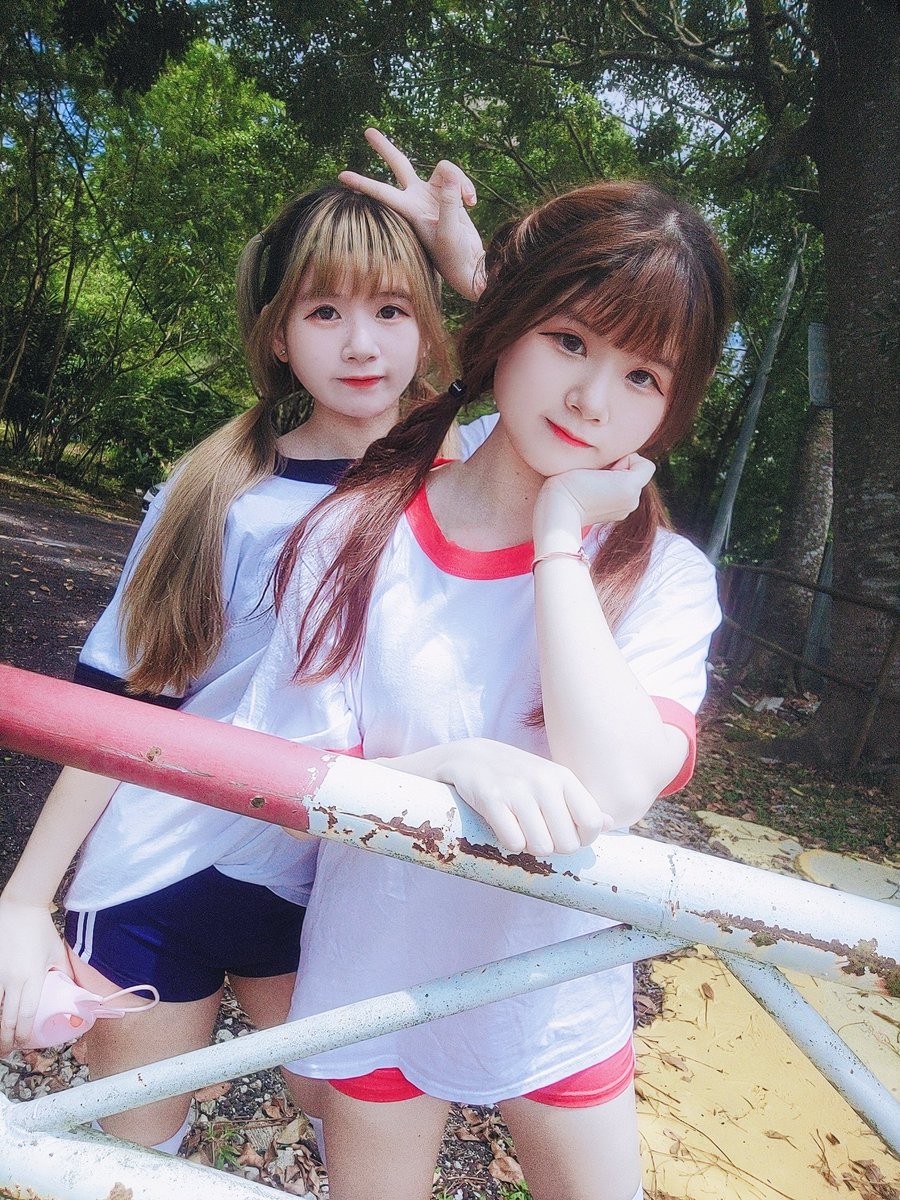 geminixyxt's tweet photo. 我想你一定很忙，所以你只看前面三个字就好了😬😬 没有520 只有521 快乐！🌸🌸🐻🐻

Happy 521!!❤️❤️

#twins #gemini #sisters #双胞胎 #姐妹 #双马尾 #日式 #体操 #体操服 https://t.co/h5jGW3WMyP
