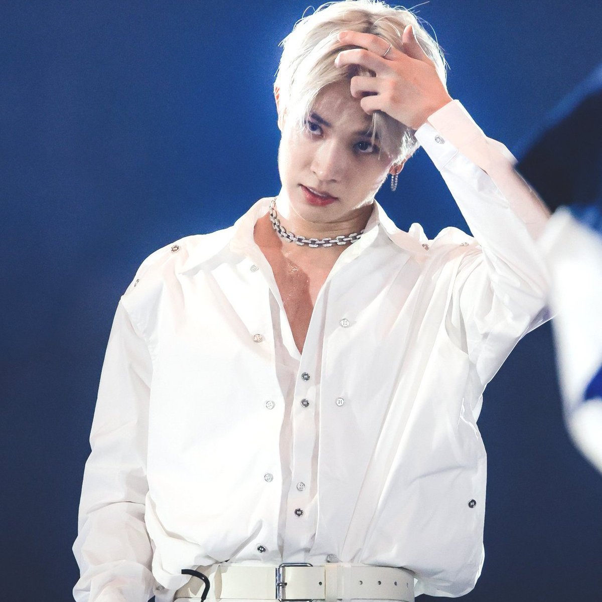 masterpiecehee's tweet image. me when i see this heeseung: