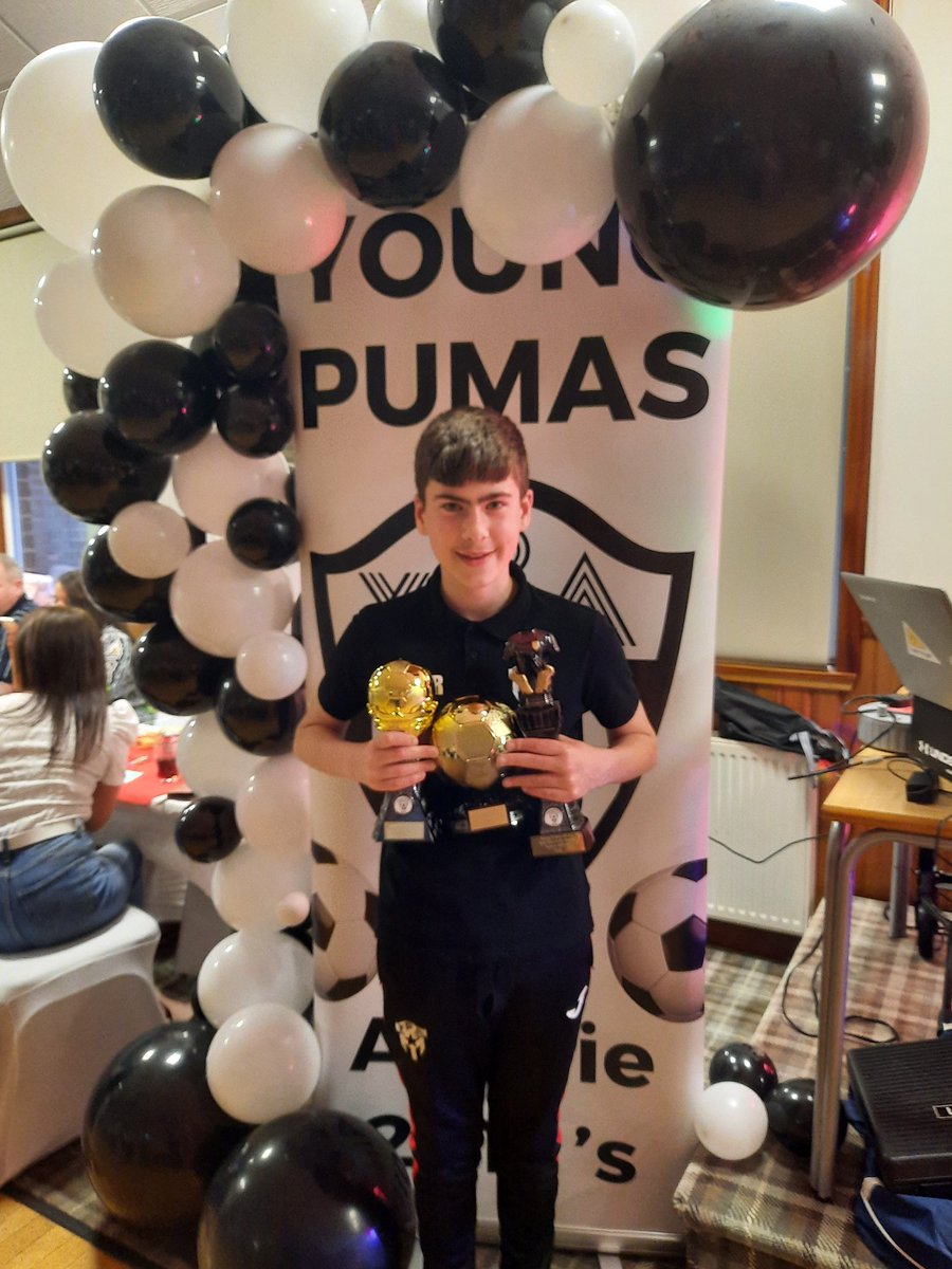 MissxxDee's tweet photo. @GreenhillPS @MissCassells1 @SportGreenhill  what an amazing night for C at his football presentation, After a full season unbeaten, last night to top it off, C won the player of the year which was chosen by the refs after each game &amp; was voted parents player of the year 🏆⭐️🖤 https://t.co/HNkchMQyTU