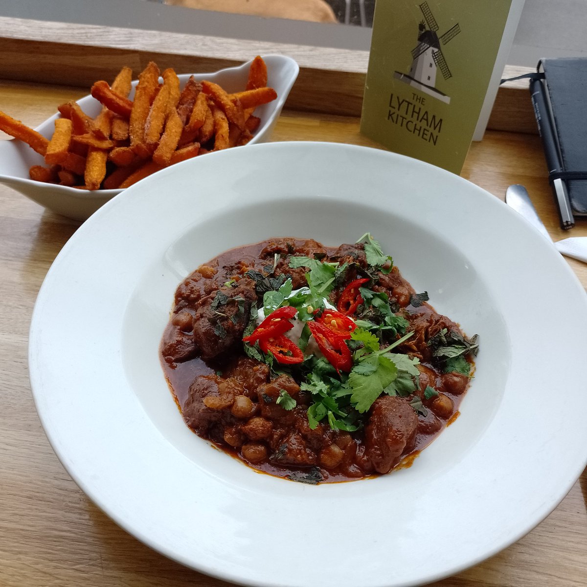 LachlanMain's tweet photo. LYTHAM.
Morroccan lamb stew at the Lytham Kitchen, a spicy lunch to kick star Sunday by the sea.
#Lytham #LythamKitchen #lambstew #foodphotography #LANCASHIRE https://t.co/dlkuq0Gz1K