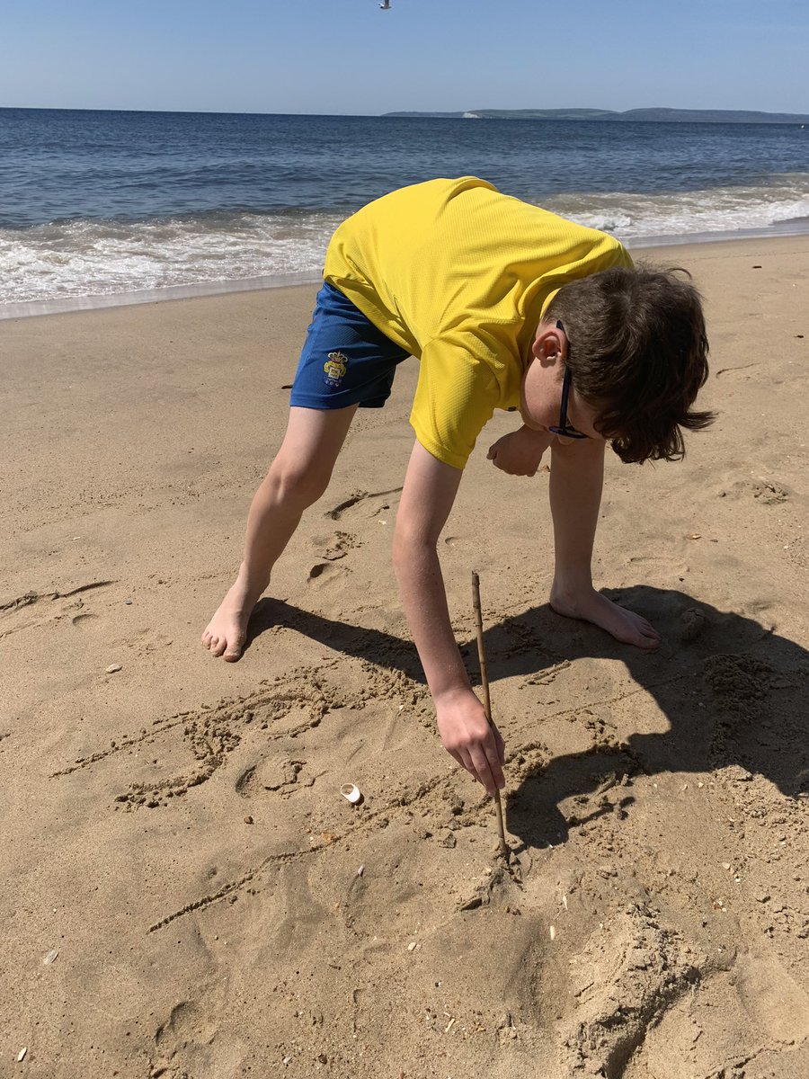 bexlm82's tweet photo. We decided to take this weeks homework to the beach and practice our spellings in the sand @AvonwoodYear3 @AvonwoodYear5 #lovewherewelive https://t.co/ih8wj1bRsL