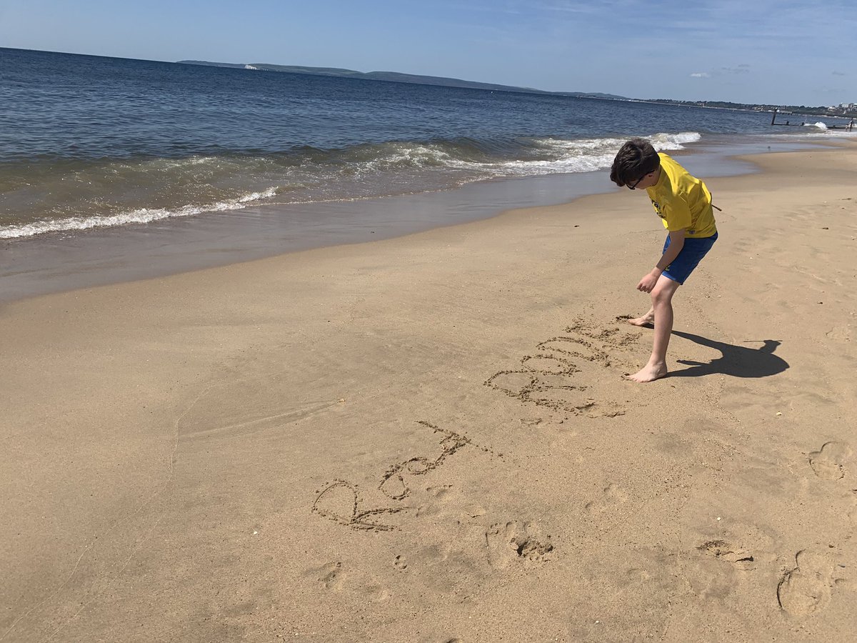 bexlm82's tweet photo. We decided to take this weeks homework to the beach and practice our spellings in the sand @AvonwoodYear3 @AvonwoodYear5 #lovewherewelive https://t.co/ih8wj1bRsL