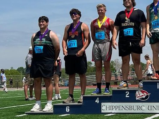 Congrats <a href="/JoeySevison/">joey.sevison</a> 6th place Boys AAA Discus yesterday at Districts. Going to States 👏