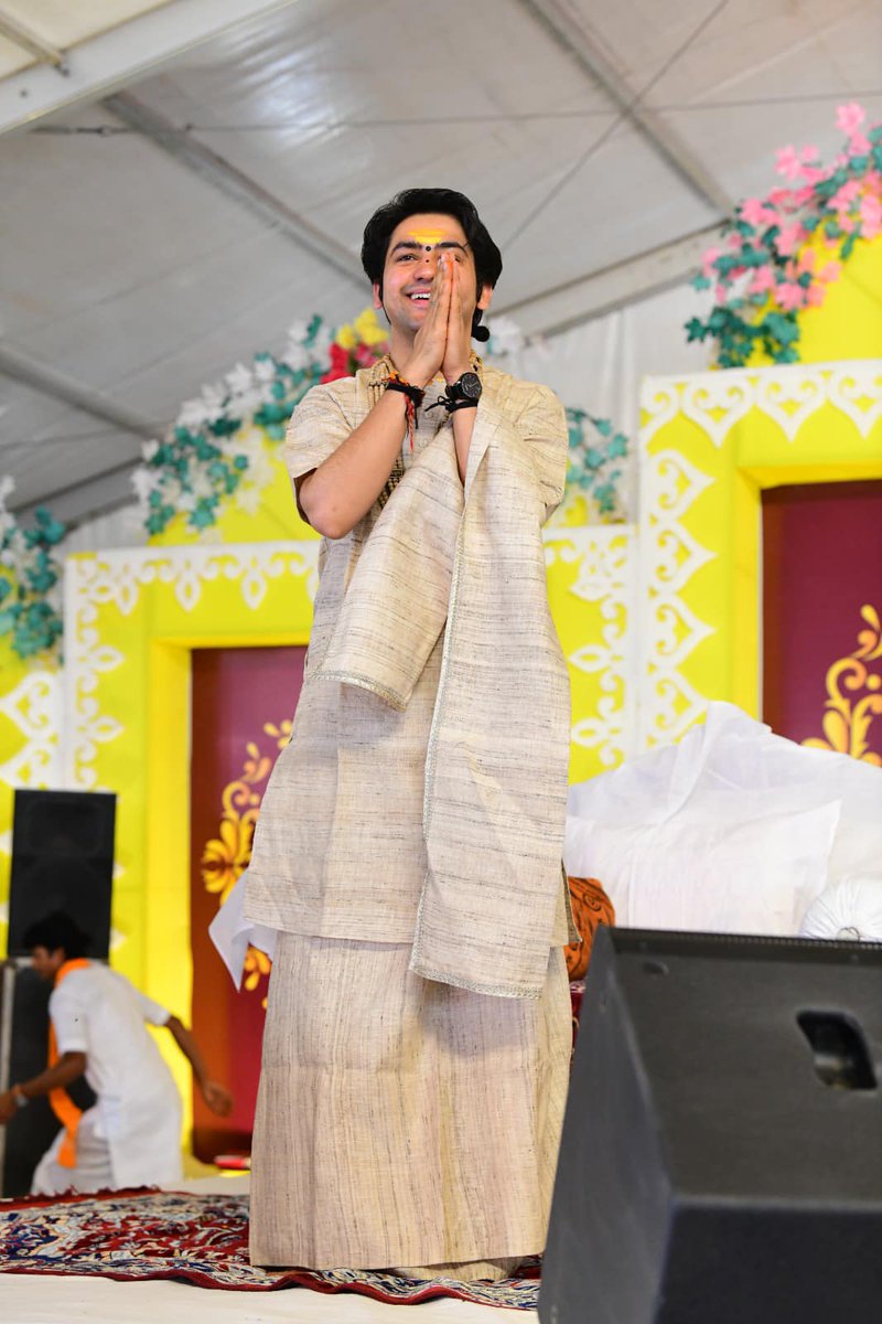 bageshwardham's tweet photo. महादिव्य दरबार जैसीनगर सुर्ख़ी सागर की दिव्य छवि….
#bageshwardhamsarkar #bageshwardham 
#divyadarbar #barbar https://t.co/nxAnPMxyrP