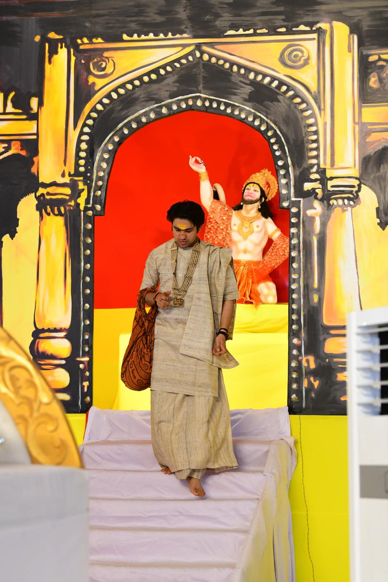 bageshwardham's tweet photo. महादिव्य दरबार जैसीनगर सुर्ख़ी सागर की दिव्य छवि….
#bageshwardhamsarkar #bageshwardham 
#divyadarbar #barbar https://t.co/nxAnPMxyrP