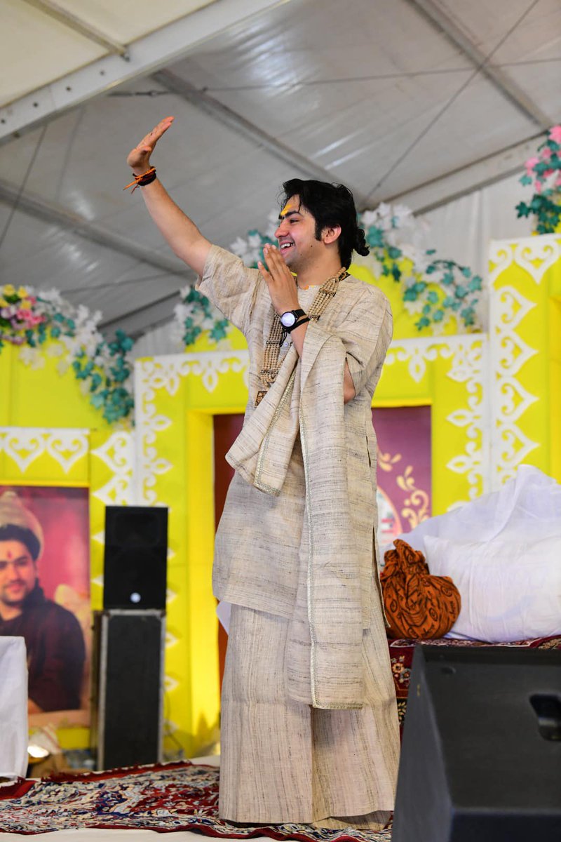bageshwardham's tweet photo. महादिव्य दरबार जैसीनगर सुर्ख़ी सागर की दिव्य छवि….
#bageshwardhamsarkar #bageshwardham 
#divyadarbar #barbar https://t.co/nxAnPMxyrP