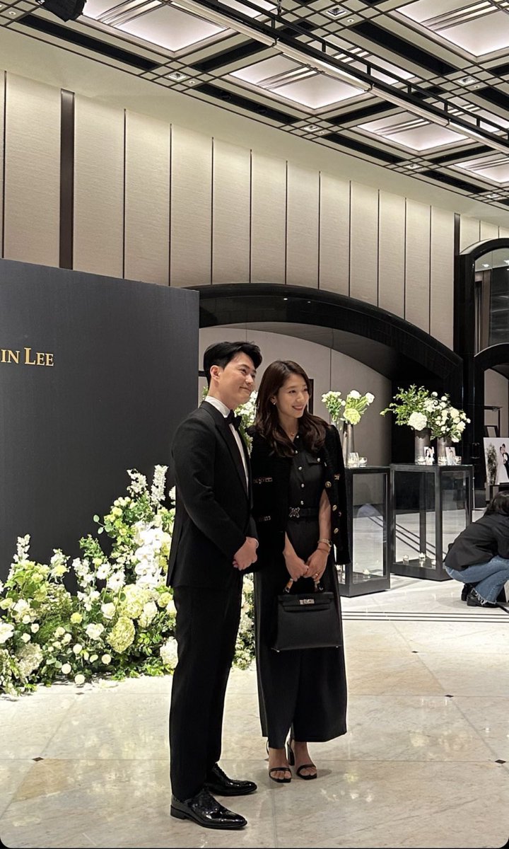 wedding attended by top celebrities #SUGA #suzy #kimhyesoo #ParkShinHye