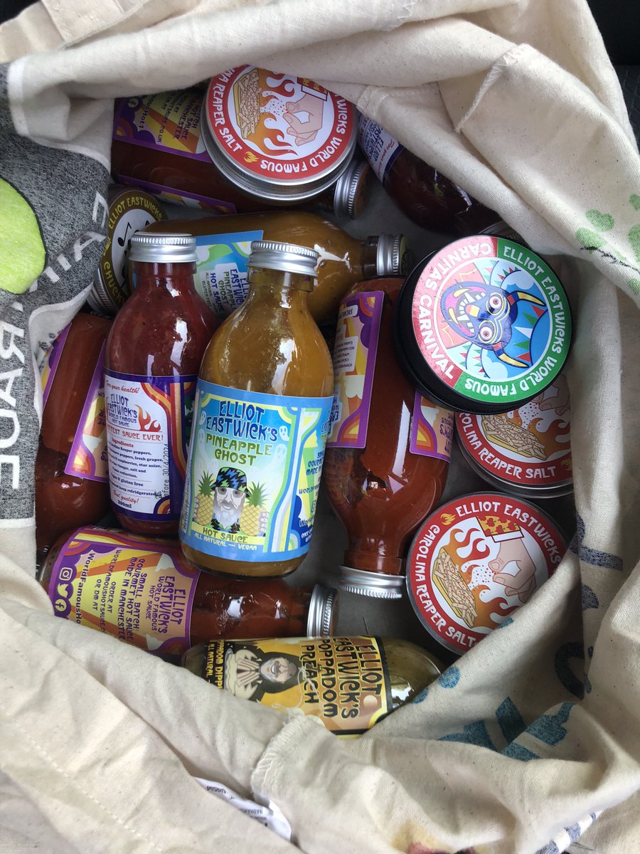 pgale307's tweet photo. @WorldFamousHot1 Said hello and got a sauce overload, check the bag of sauce swag 😁 football banter, listened to oasis being murdered and top chat - nice one Elliot, great to meet you at last!!!! https://t.co/6YgNtyHKjs