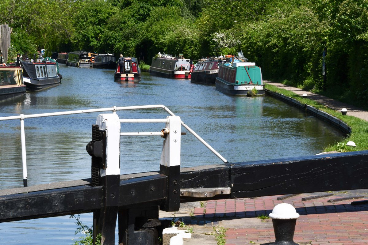 My photos from #May 2022

#CanalRiverTrust #GrandUnionCanal #FennyStratford #MiltonKeynes #Lock #Bridge #SwingBridge #Narrowboat

#Canals  & #Waterways can provide #Peace & #calm for your own #Wellbeing #Lifesbetterbywater