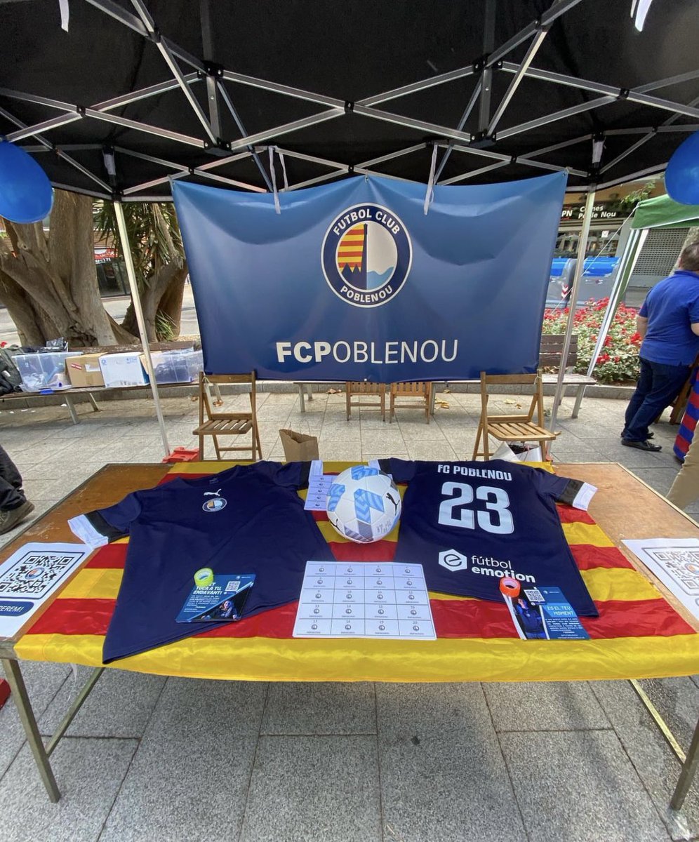 fcpoblenou's tweet photo. Veniu a veure'ns a la parada de la Fira
d'Entitats de les Festes de Maig!!! Estem a la Rambla del
Poblenou, rodona Doctor Trueta. 💙 https://t.co/HZZYuJVCkI