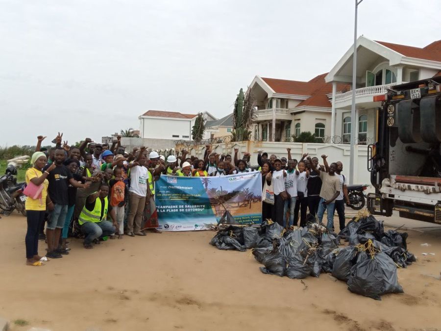GLFChapters's tweet photo. “Our GLFx Porto-Novo chapter intervenes mainly through awareness sessions for young people and through tree planting, with the main aim of mitigating the effects of #climatechange.” - Horace Gnimassoun, chapter coordinator.

 ➡️https://t.co/4jXVKIx73X

 @YIL_Initiative @GlobalLF https://t.co/yOx0sM6Ozq