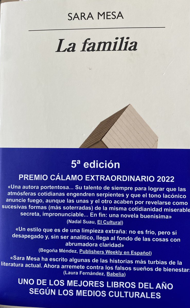 corbalanlau's tweet photo. Sara Mesa, qué descubrimiento! https://t.co/BnjjvwGprU