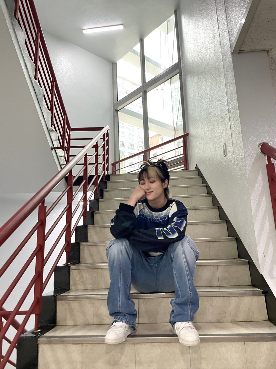 ATBO_members's tweet photo. [#오준석] 
보트~ 뭘 좋아할지 몰라서 다 가져왔어~~👍👍

#ATBO #에이티비오
#OhJunseok https://t.co/hrUKWpRoc6
