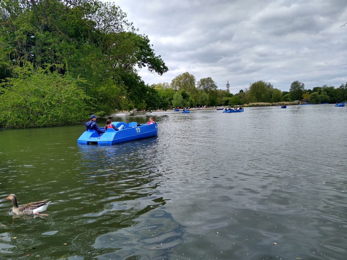 mrjintheuk's tweet photo. Over half way and not dead yet. Checkpoint: Regents Park. Taking a pedalo home.
#bigfunwalk
#NorthLondonHospice https://t.co/83vAodCtup