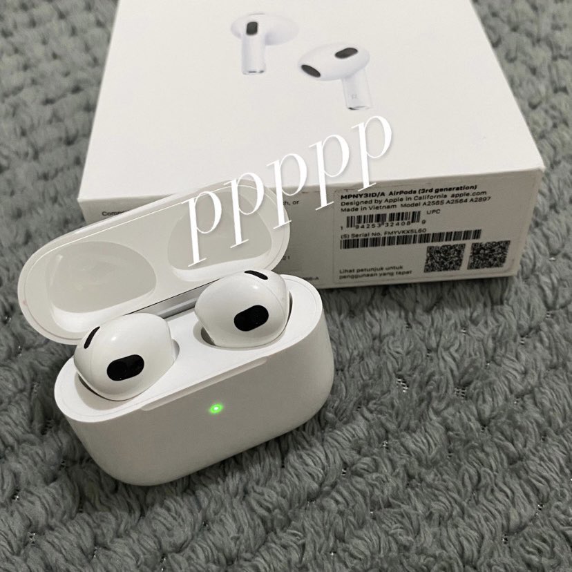 airpods tweet media