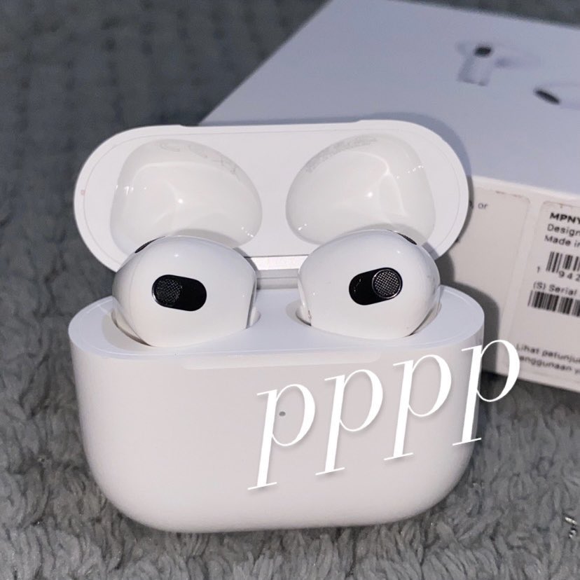 airpods tweet media