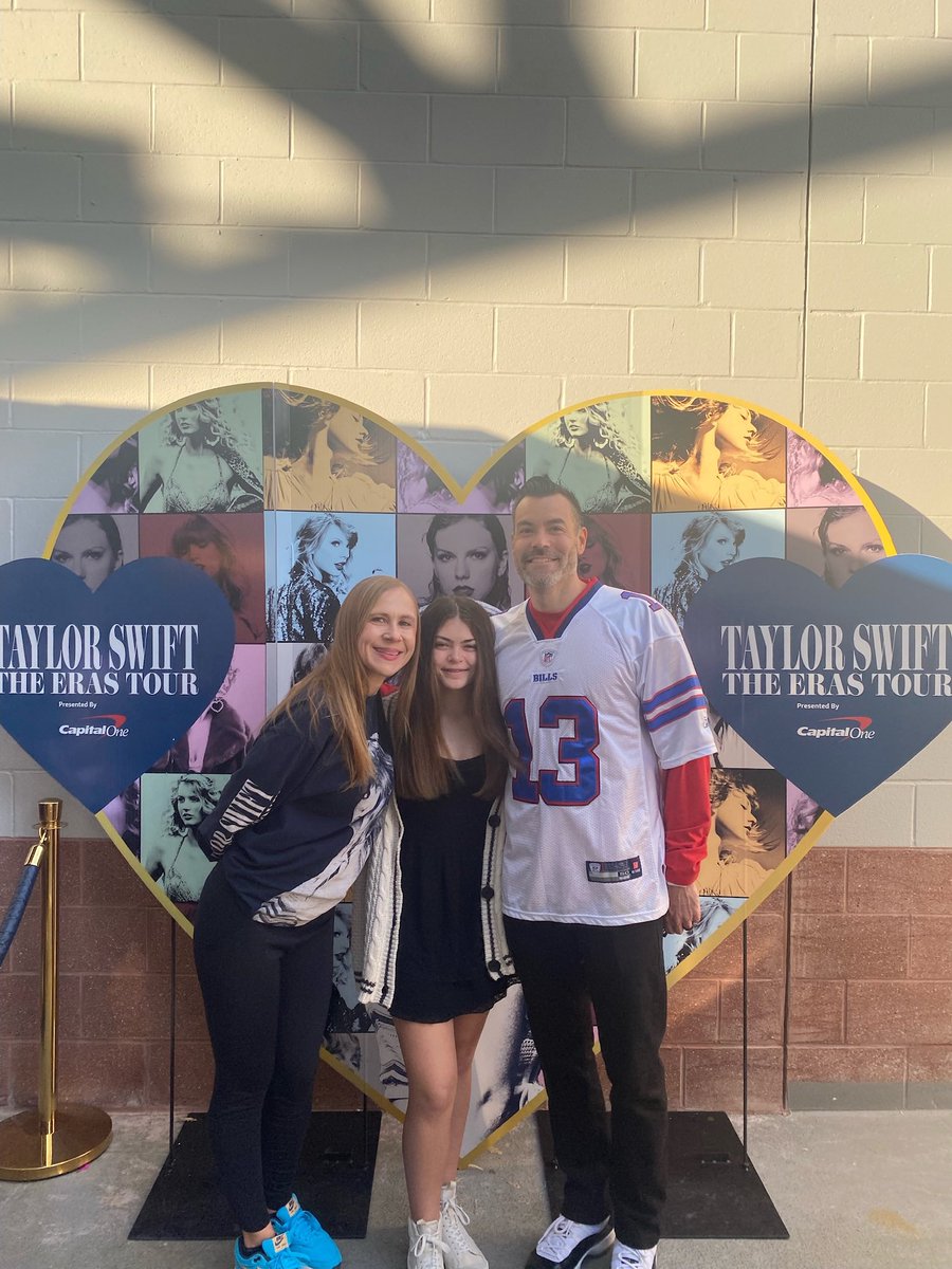 TannerWebb617's tweet photo. So glad I got to wear Taylor’s favorite number, represent #BillsMafia and wear @StevieJohnson13 jersey one more time. Got a lot of chirping from Pats fans @GilletteStadium but it was worth it. What a Friday night! https://t.co/flIsqWvYb7