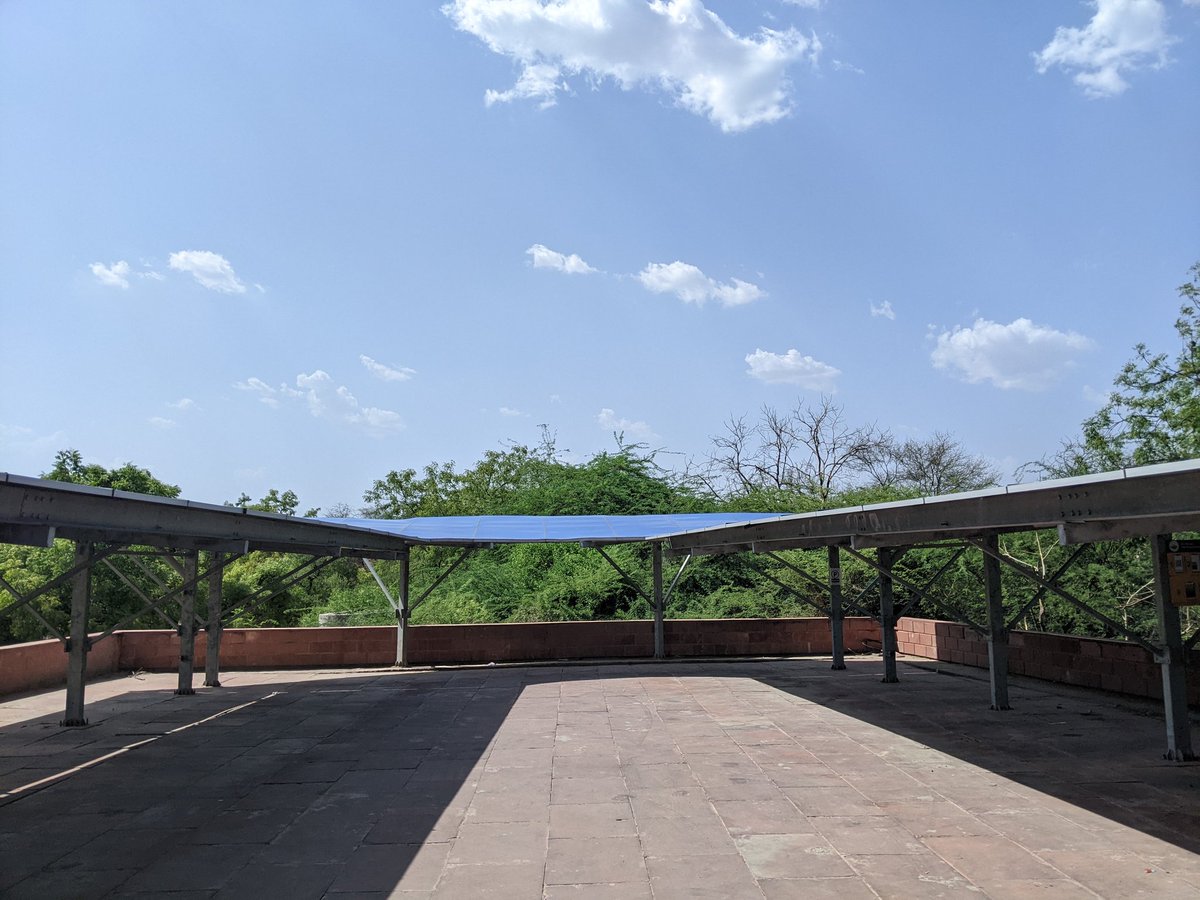 Trendulkar's tweet photo. TIL : Modhera in Gujarat is India's first 24X7 solar powered village. Nice. @GujaratTourism https://t.co/lplSuHkaWc