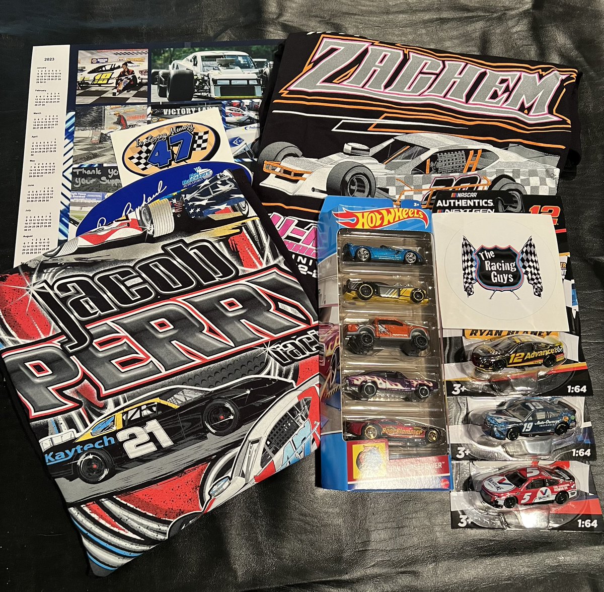 racing_guys's tweet photo. @MambaSmith34 @Hot_Wheels @_RaceService @NASCAR @Mobil1 @Walmart We are starting something new yet small at our open mod race July 1st @StarSpeedwayNH. 2 simple giveaways to kids who come and grab a ticket π at our Tshirt tent. #ftrk (for the racing kids). ππ@Perryracing21 @MaxZachem #tylerbarry https://t.co/4QSiPflxLZ