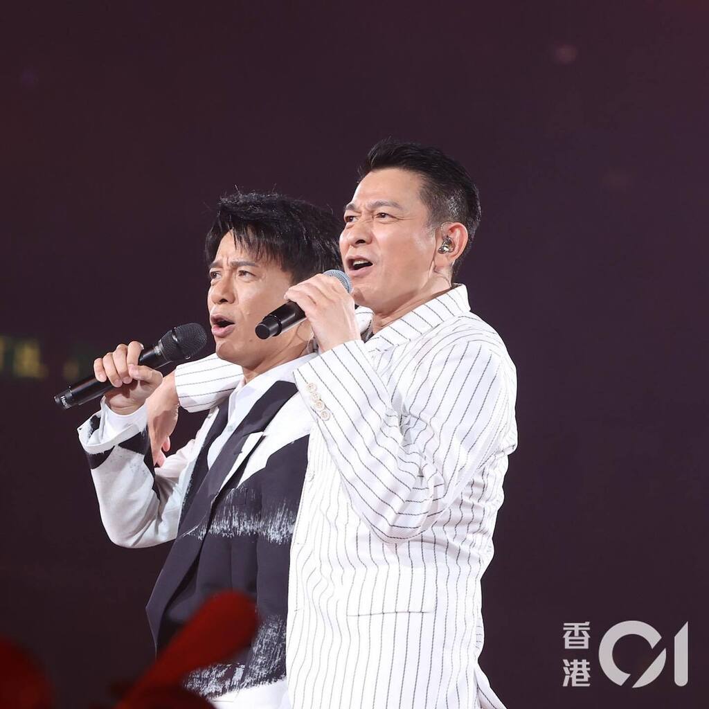 andylauox's tweet image. Andy Lau makes a surprise appearance at Hacken Lee's concert as a special guest, sending the crowd into a frenzy!

📸 @hk01_hk 

#HackenLee #AndyLau #劉德華 #華仔 #刘德华 #华仔 #TeamAndyLau #ANDYLAUoX instagr.am/p/CsgKiD0LZRA/