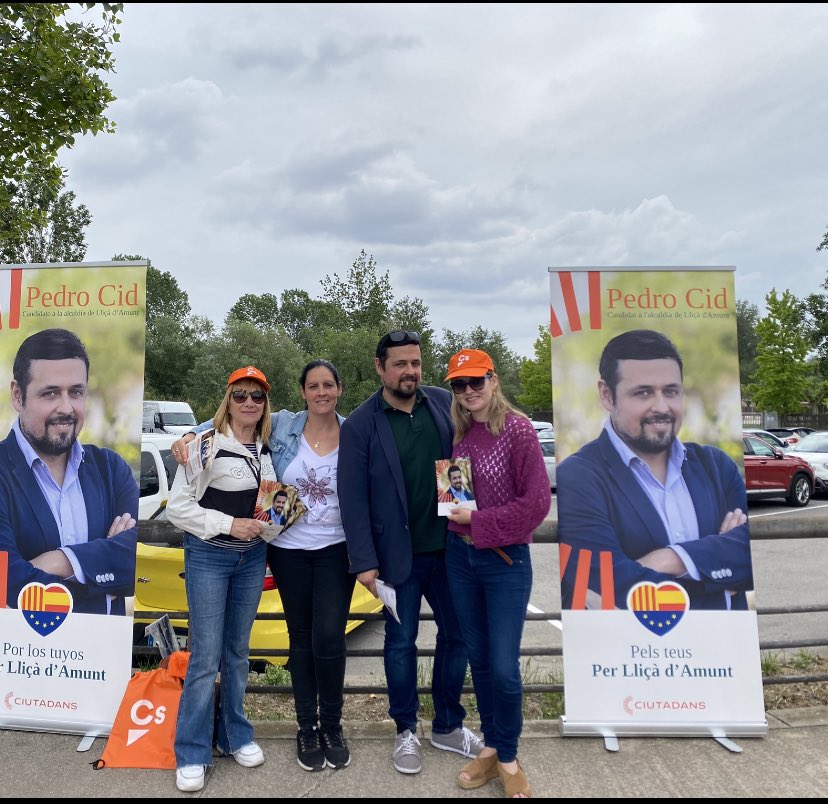 Pedro_Cid's tweet photo. ¡Gran mañana al lado del mercado semanal! 
Buenas vibraciones, la gente quiere cambio.

👉🧡🧡🧡🧡🧡💪 https://t.co/8rcDCTrJVd