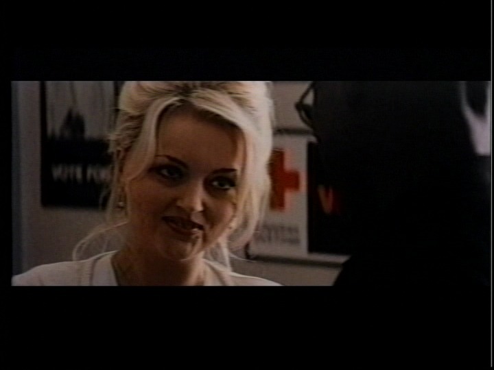 LunaLoungeReact's tweet image. Tuesday Knight as Nurse in "The Fan" (1996) blink and you miss her cameo. She originally had longer scene but it was cut from finished film.
#TuesdayKnight #JohnLeguizamo #WesleySnipes #TheFan1996 #TonyScott