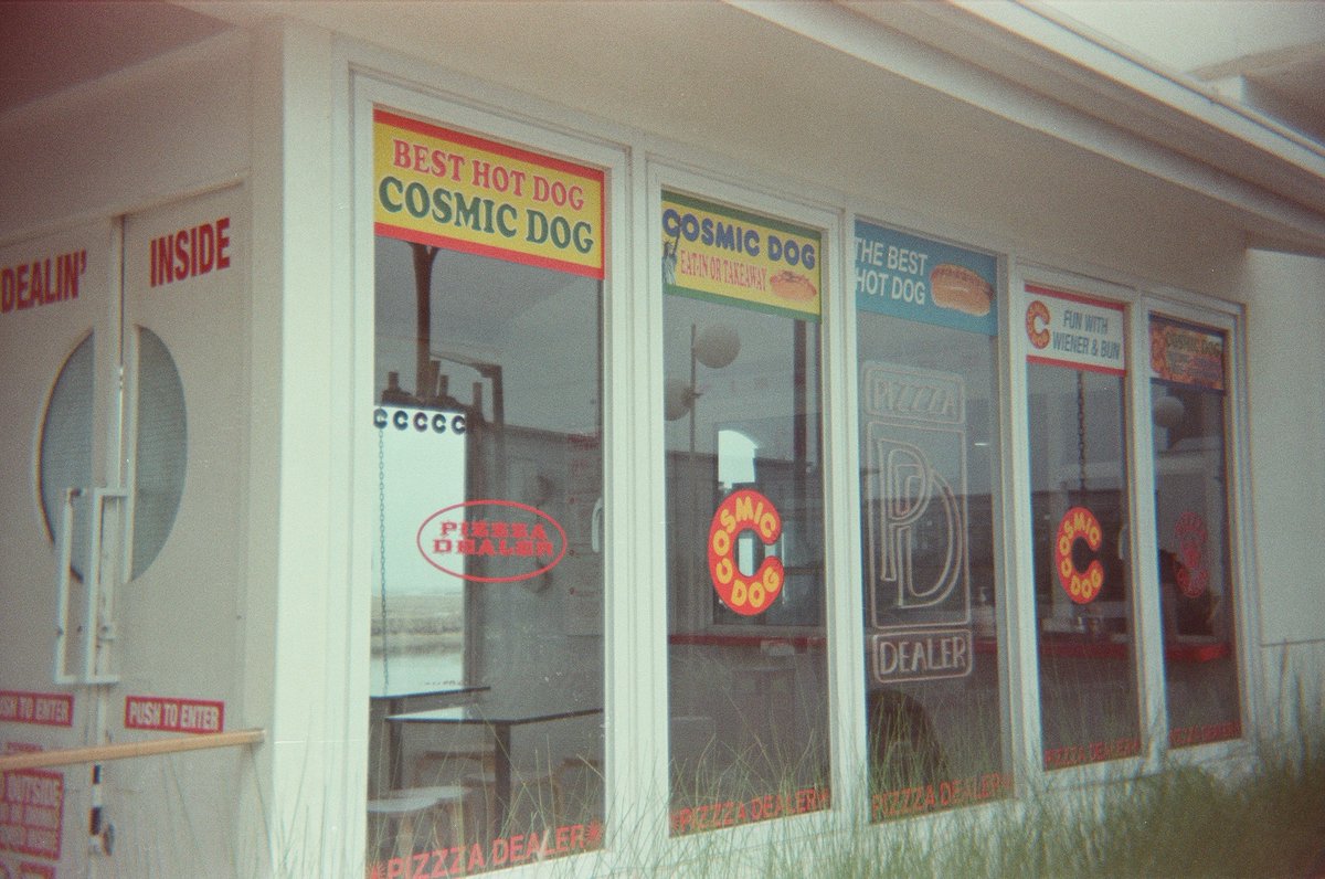 nuo2x2's tweet photo. tribute to one of my fav #hotdog stand.. ugh, too soon, now where can I get some decent dogs in that area??sigh #filmphotography #ishootfilm #filmisnotdead #streetphotography #retro #lofi #toycam #DaiichiM35 #Kodakcolor #KodakGold #nuo2x2 #nuo2x2toycam #filmphoto https://t.co/3xdGIK4jR5