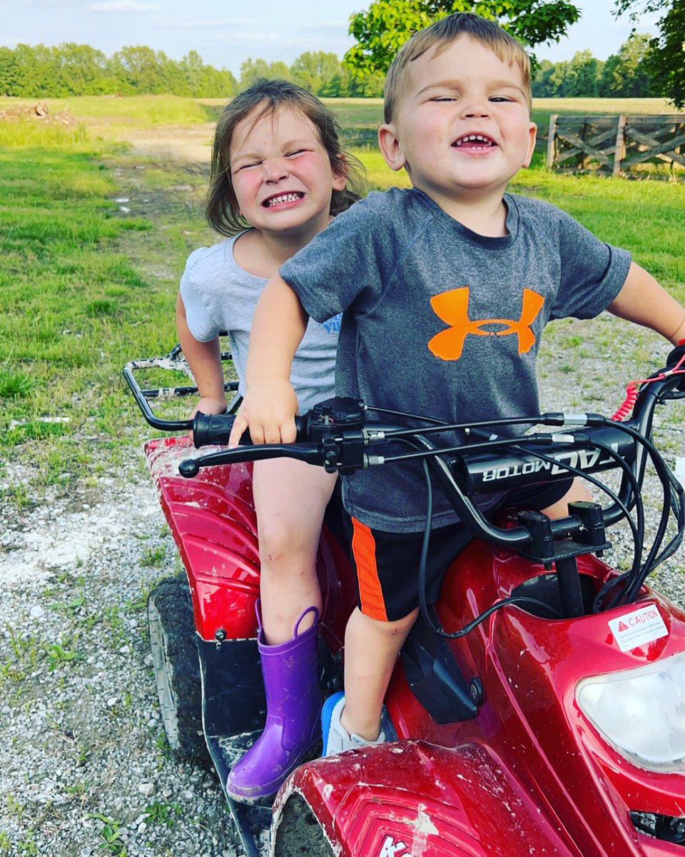 mb_for_three's tweet photo. You know you have kids when you get up in the morning to go to work, turn your car on & the cars blasting โwho let the dogs outโ ๐๐คฃ #ScaredMe Wouldnโt trade emโฆ ๐ฅฐ https://t.co/SFODDMBWAY