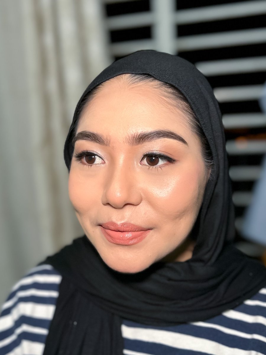 TouchbyWada's tweet photo. Siapa nak harga b40 untuk makeup convoo?!! Cepat comment dengan retweet! Lepastu bagitau RM berapaa budget korang. I nak buat ni sebab i nak semua girls boleh nampak cantik on their important day! Yang penting makeup tahan 😚😚 lurveee https://t.co/Aqz61Tj3LH